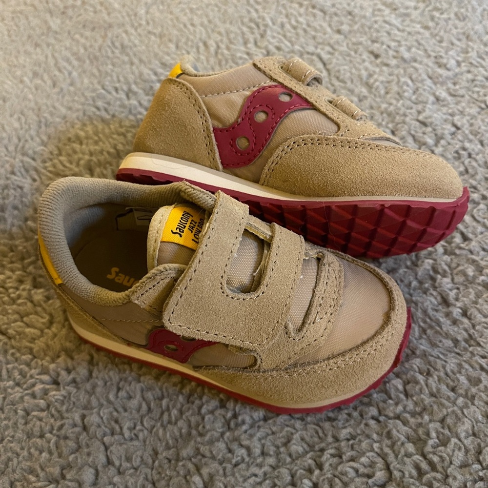 Saucony Jazz Low Pro girls baby sneakers